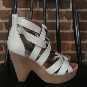Lucky cream strappy heel